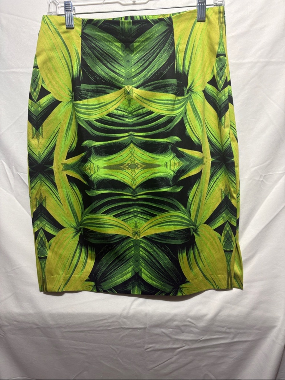 Vibrant Green Patterned Pencil Skirt - Women's